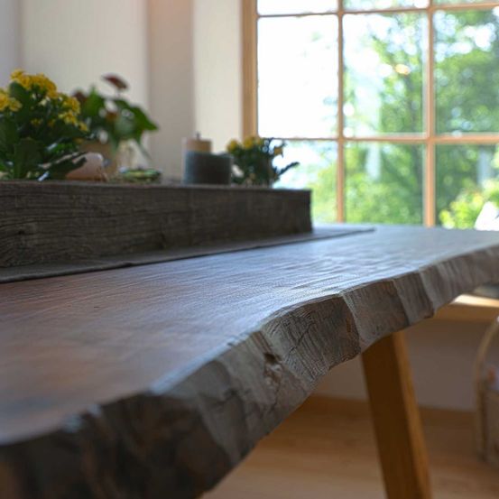 esszimmer-fichte-altholz-gehackt-nussplatte-tischlerei-seidl-seneu-10