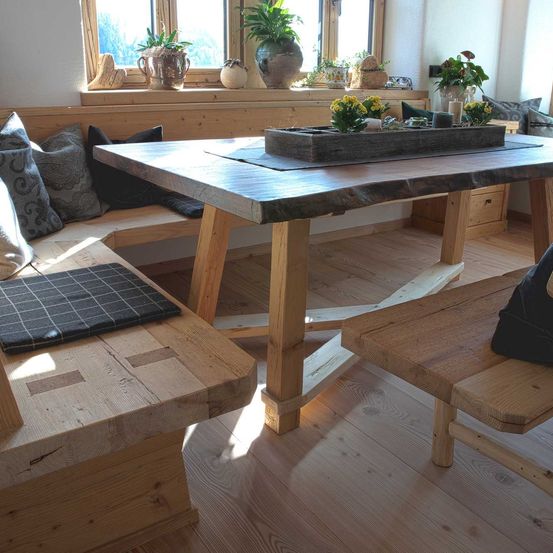 esszimmer-fichte-altholz-gehackt-nussplatte-tischlerei-seidl-seneu-05