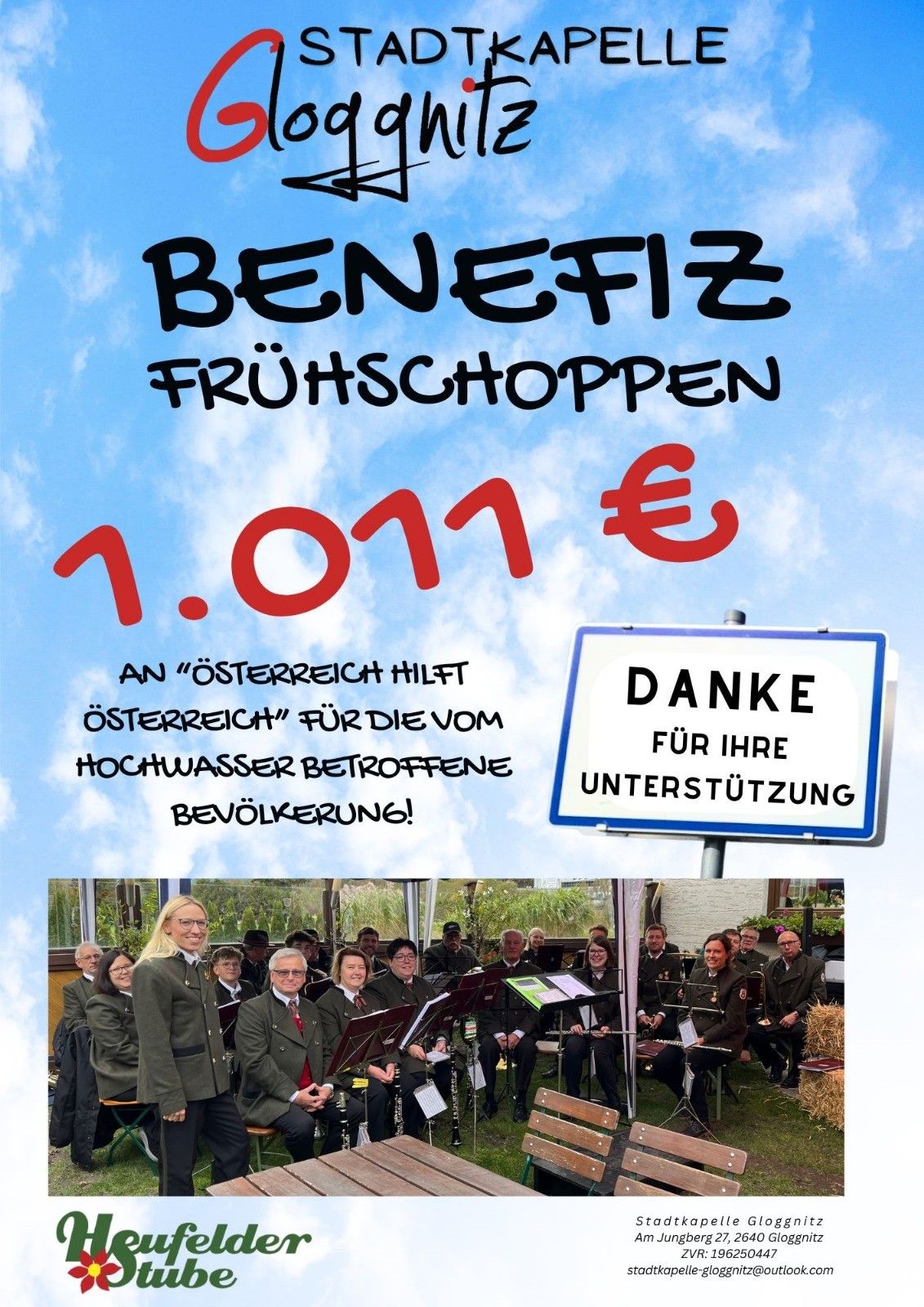 Bild enthält, Advertisement, Poster, Adult, Female, Person, Woman, People, Male, Man, Coat