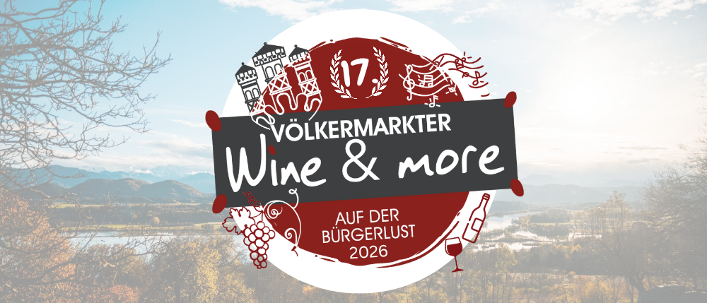 Plakat für das Wine & More Festival 2026 mit malerischen Bergen und Weinbergen im Hintergrund.