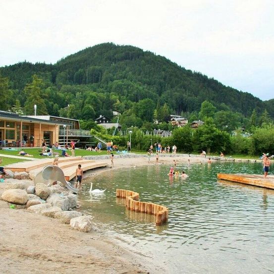 Bild enthält, Nature, Outdoors, Scenery, Lakefront, Building, Hotel, Person, Waterfront, Resort, Head