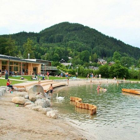 Bild enthält, Nature, Outdoors, Scenery, Lakefront, Building, Hotel, Person, Waterfront, Resort, Head