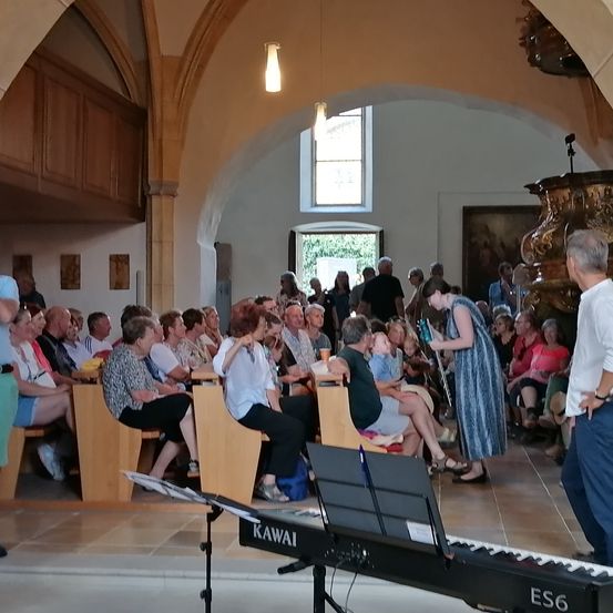 Prigglitz prickelt, unser Chor singt in der Kirche 