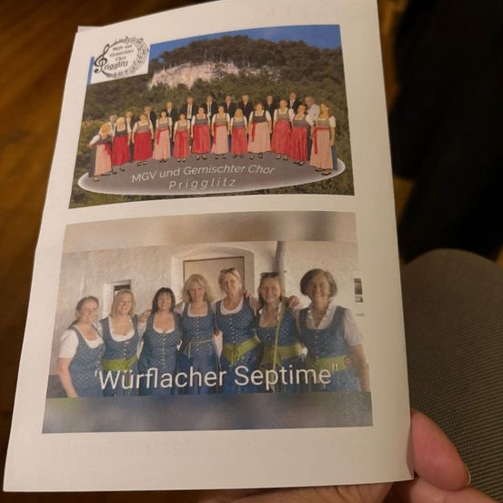 Ein Flugblatt zeigt zwei Fotos von Chören. Das obere Foto zeigt einen gemischten Chor mit einer malerischen Kulisse. Das untere Foto zeigt einen Frauenchor mit dem Titel 'Wurflacher Septime.'