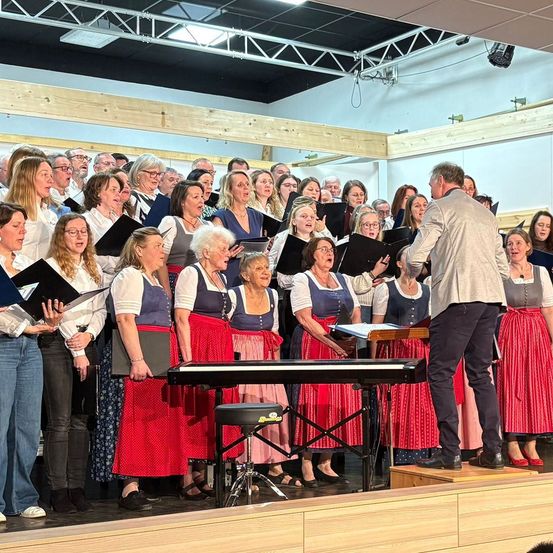 Alle drei Chöre einen zum Schluss noch ein paar Lieder gemeinsam