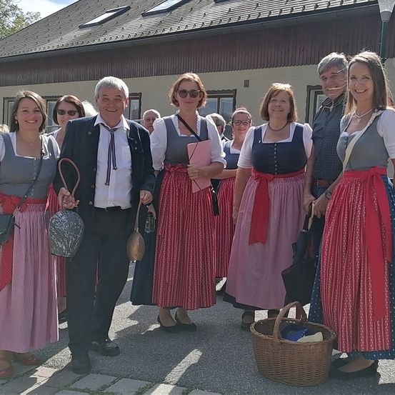 Prigglitz prickelt, MGV und Gem. Chor Prigglitz, den tollen Musikgruppen zuhören und Spaß haben 