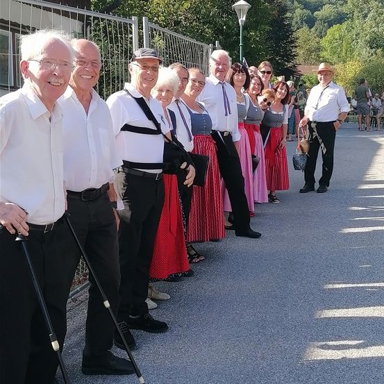 Prigglitz prickelt, MGV und Gemischter Chor Prigglitz, zuhören und warten auf den Auftritt 