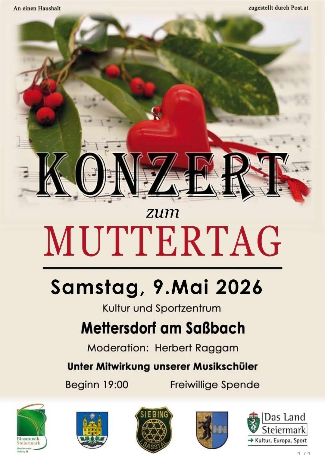 Ein rotes Herz auf Musiknoten, mit Stechbeerenblättern, für ein Muttertagskonzert am 9. Mai 2026 in Mettersdorf am Sabbach, moderiert von Herbert Raggam.