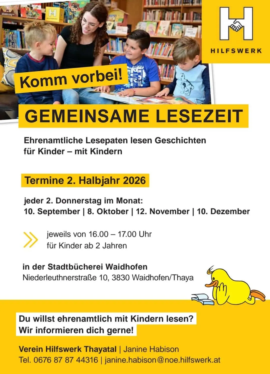 Poster für eine Lesung für Kinder mit Freiwilligen. Es zeigt Kinder, die mit Freiwilligen lesen, und enthält Termine und Zeiten. Die Veranstaltung findet in der Waidhofener Bibliothek statt.