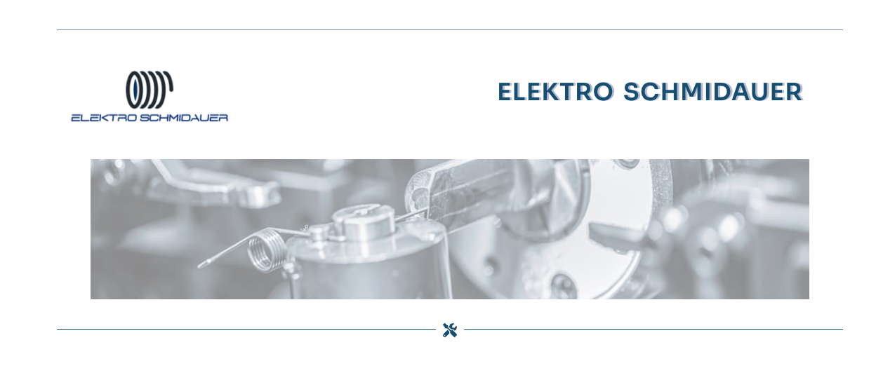 Ein Bild, das den Markennamen 'Elektro Schmader' zeigt, mit einem mechanischen Bauteil, das komplexe Metallteile, ein Werkzeug und ein Rad umfasst.
