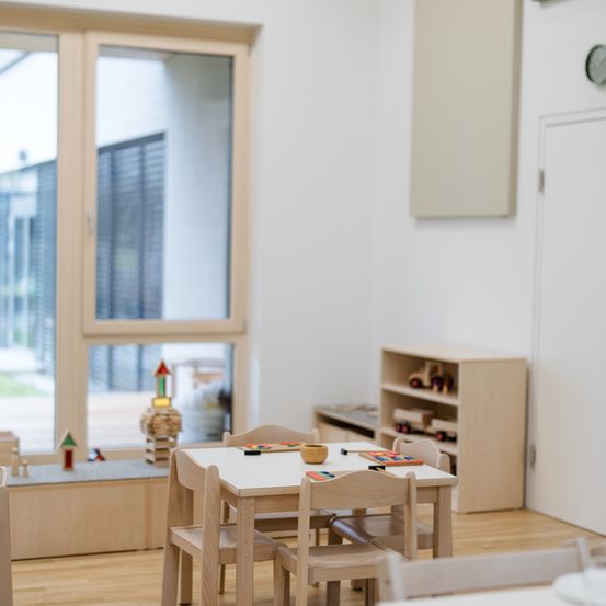 Wood, Interior Design, Plywood, Furniture, Table, Floor, Flooring, Dining Table, Hardwood, Chair