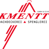 Ein Logo für KMENTT GMBH & CO KG in Rot auf schwarzem Hintergrund mit geometrischem Design.
