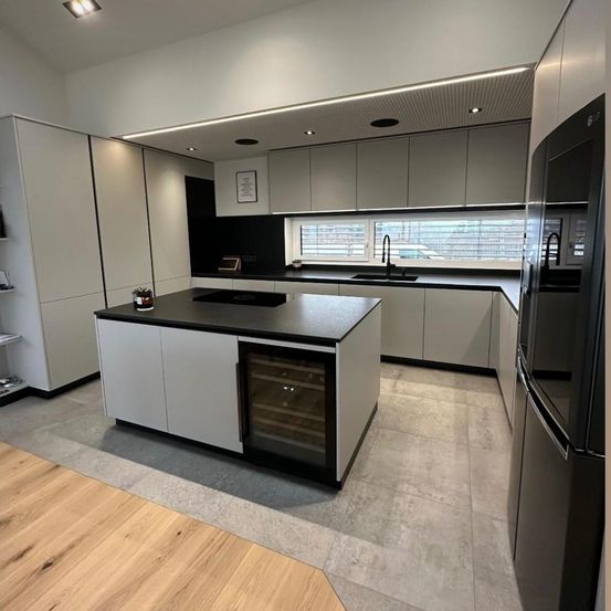 Bild enthält, Indoors, Interior Design, Floor, Kitchen