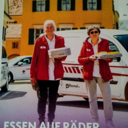 Bild enthält, Advertisement, Poster, Coat, Adult, Male, Man, Person, Portrait, People, Sunglasses