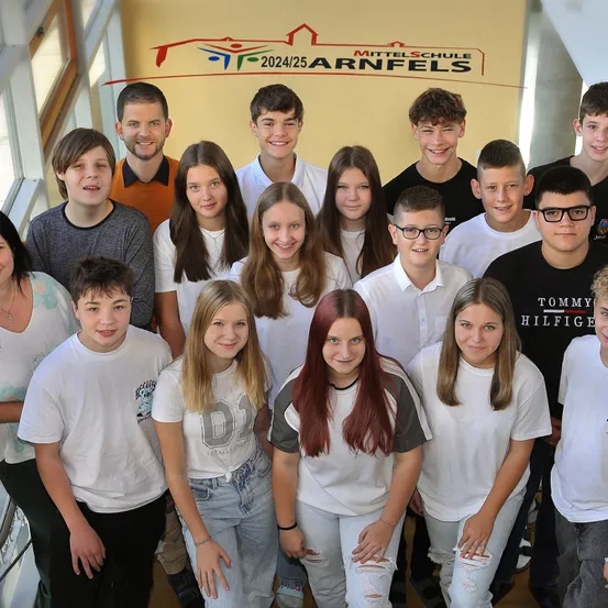 People, Person, T-Shirt, Groupshot, Adult, Female, Woman, Boy, Male, Teen