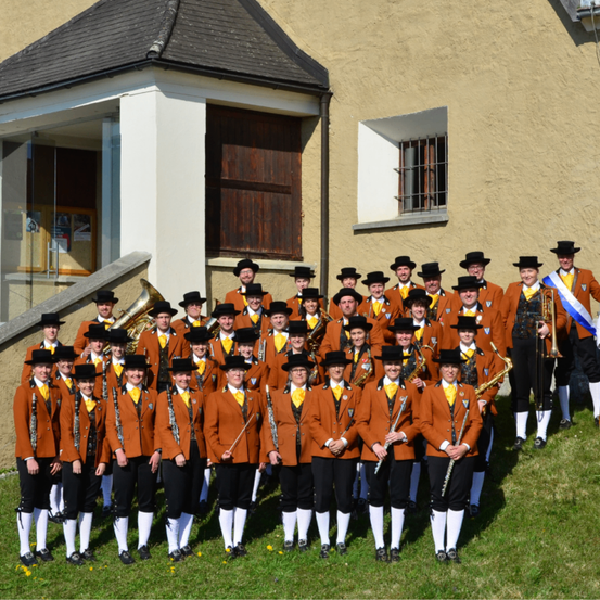 Bild enthält, People, Person, Group Performance, Leisure Activities, Music, Music Band, Musical Instrument, Musician, Performer, Marching