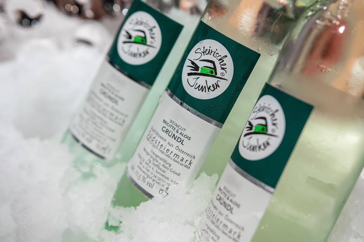 Bild enthält, Bottle, Can, Tin, Beverage