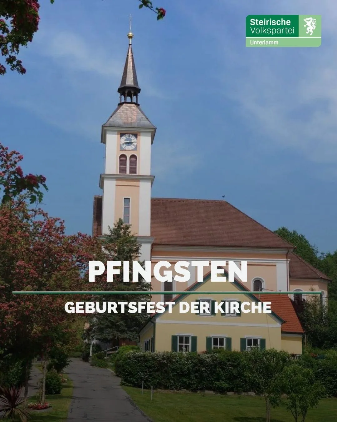 Das Bild zeigt eine Kirche mit Turm und Uhr. Sie ist von Bäumen und Büschen umgeben. Die Wörter Pfingsten und Geburtsfest der Kirche sind auf dem Bild zu sehen.