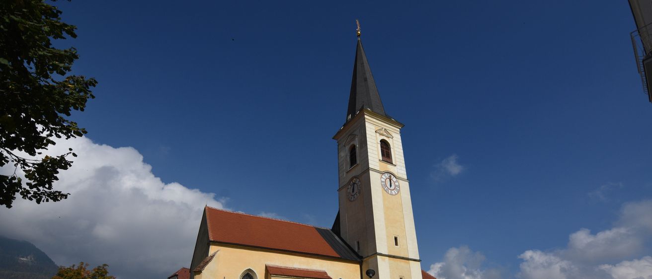 Bild enthält, Architecture, Building, Clock Tower, Tower, Spire
