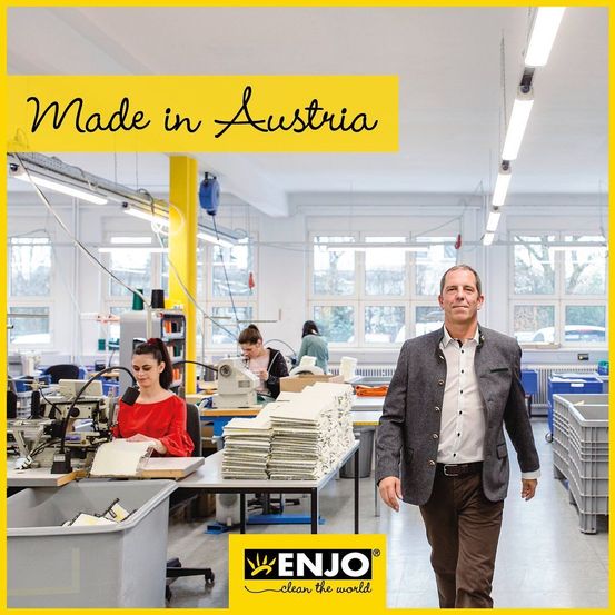 Bild enthält, Coat, Hospital, Blazer, Adult, Male, Man, Person, Female, Woman, People