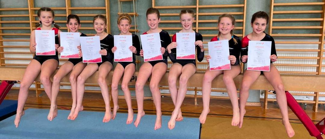 Bild enthält, Athlete, Person, Gymnast, Child, Female, Girl, Boy, Male, Adult, Woman