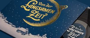 Bild enthält, Advertisement, Poster, Business Card, Paper, Text