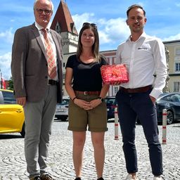 CITIES-Frühlingsgewinnspiel Preisübergabe