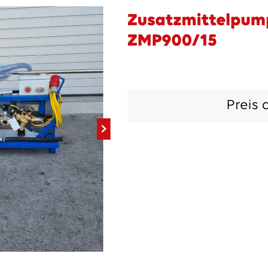 Ein Bild einer blauen und roten Industriemaschine mit der Bezeichnung ZMP900/15 mit einem Schlauch und Messgeräten auf Rädern.