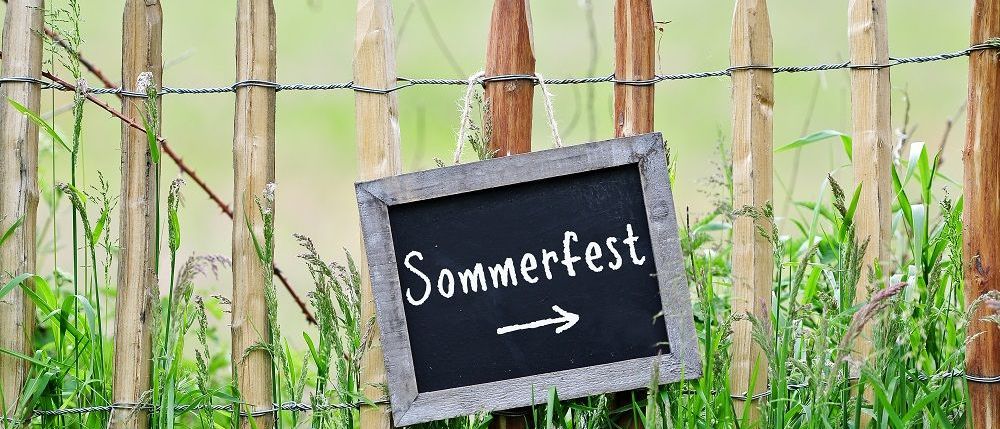 Bild enthält, Nature, Outdoors, Yard, Blackboard