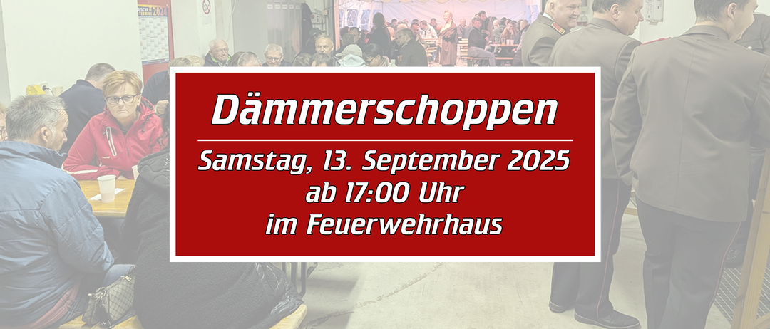 Ein rotes Banner für eine deutsche Veranstaltung namens Dämmerschoppen am 13. September 2025. Viele Menschen sitzen in einem Saal.