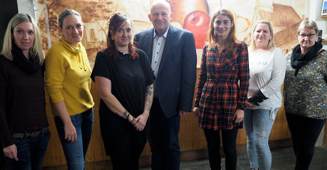 v1_migrated_image_93505575