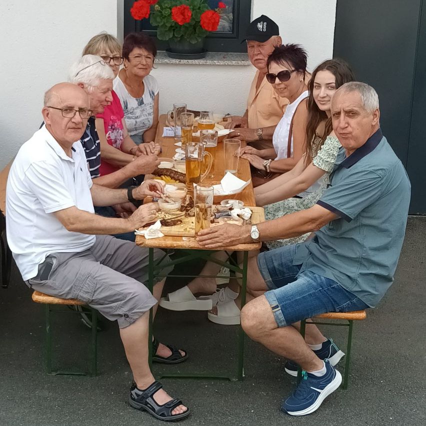 Bild enthält, People, Person, Fun, Party, Adult, Female, Woman, Male, Man, Face