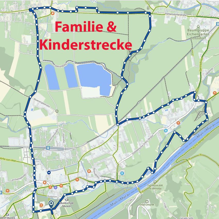 Eine Karte zeigt eine Route mit der Aufschrift 'Familie & Kinderstrecken' mit blauen Linien auf grünem Hintergrund. Verschiedene Punkte und Sehenswürdigkeiten sind auf der Karte markiert.