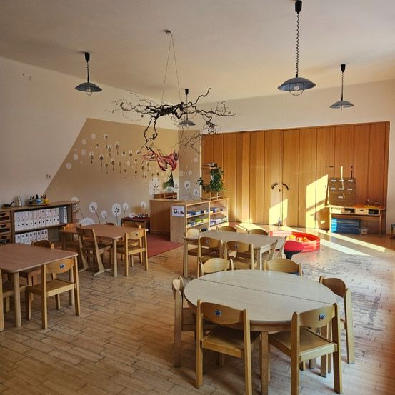 Dining Room, Dining Table, Table, Interior Design, Wood, Restaurant, Floor, Chair, Cafeteria, Flooring