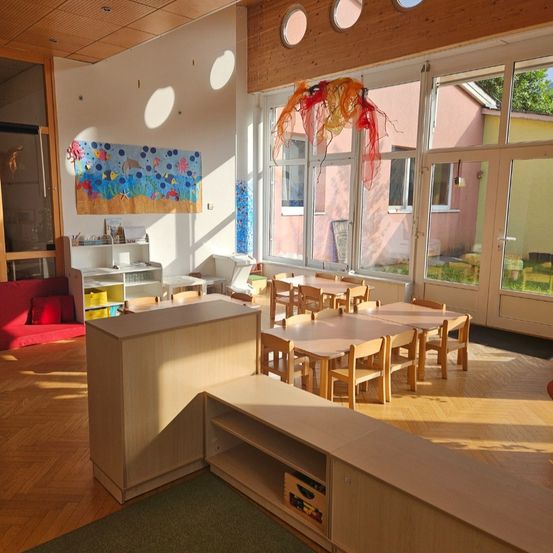 Indoors, Interior Design, Plywood, Wood, Restaurant, Cafeteria, Building, Table, Floor, Flooring