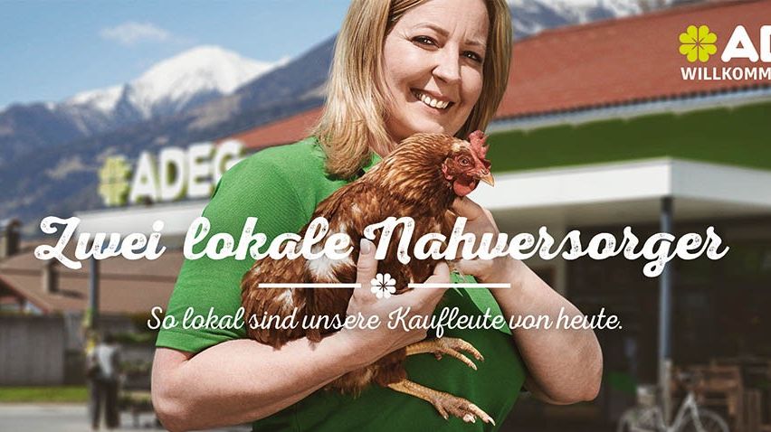 Bild enthält, Adult, Female, Person, Woman, Animal, Bird, Fowl, Poultry, Hen, Wheel