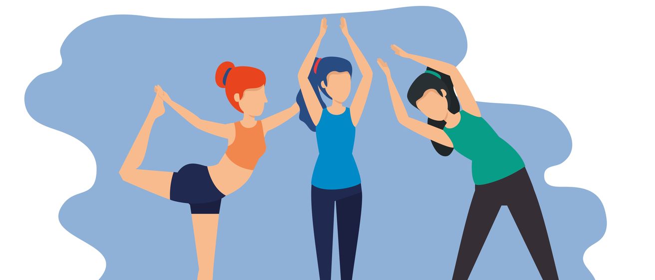 Drei Frauen machen Yoga auf einem Grasfeld, jede in einer anderen Pose, eine in einer Hocke.