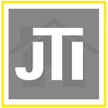 Ein Logo mit den Buchstaben JTI in weißer Schrift auf grauem Hintergrund, umgeben von einem gelben Rahmen.