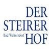Das Logo des 'Der Steirer Hof', eines Hotels in Bad Waltersdorf, zeigt blauen Text auf weißem Hintergrund. Der Name 'Der Steirer Hof' ist in großen Buchstaben prominent dargestellt.