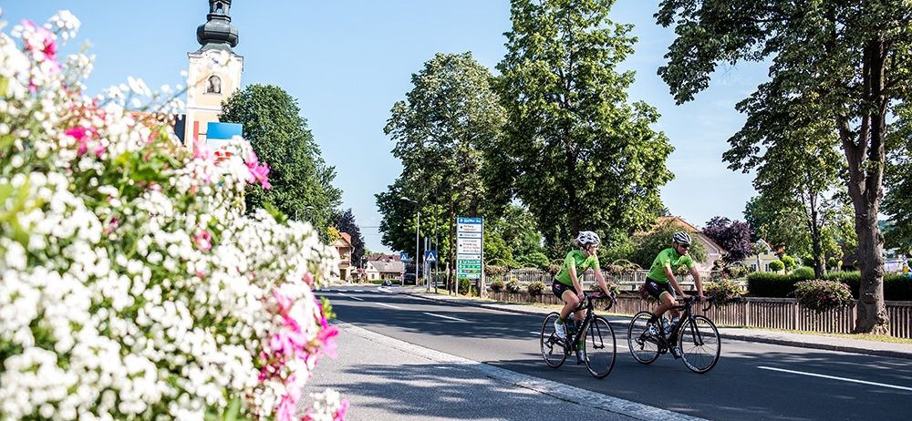 Bild enthält, Outdoors, Park, Helmet, Bicycle, Person, Road, Cycling, Wheel, City, Street