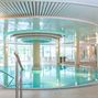 Bild enthält, Pool, Water, Swimming Pool, Handrail, Hotel, Resort, Chair, Interior Design, Plant, Floor
