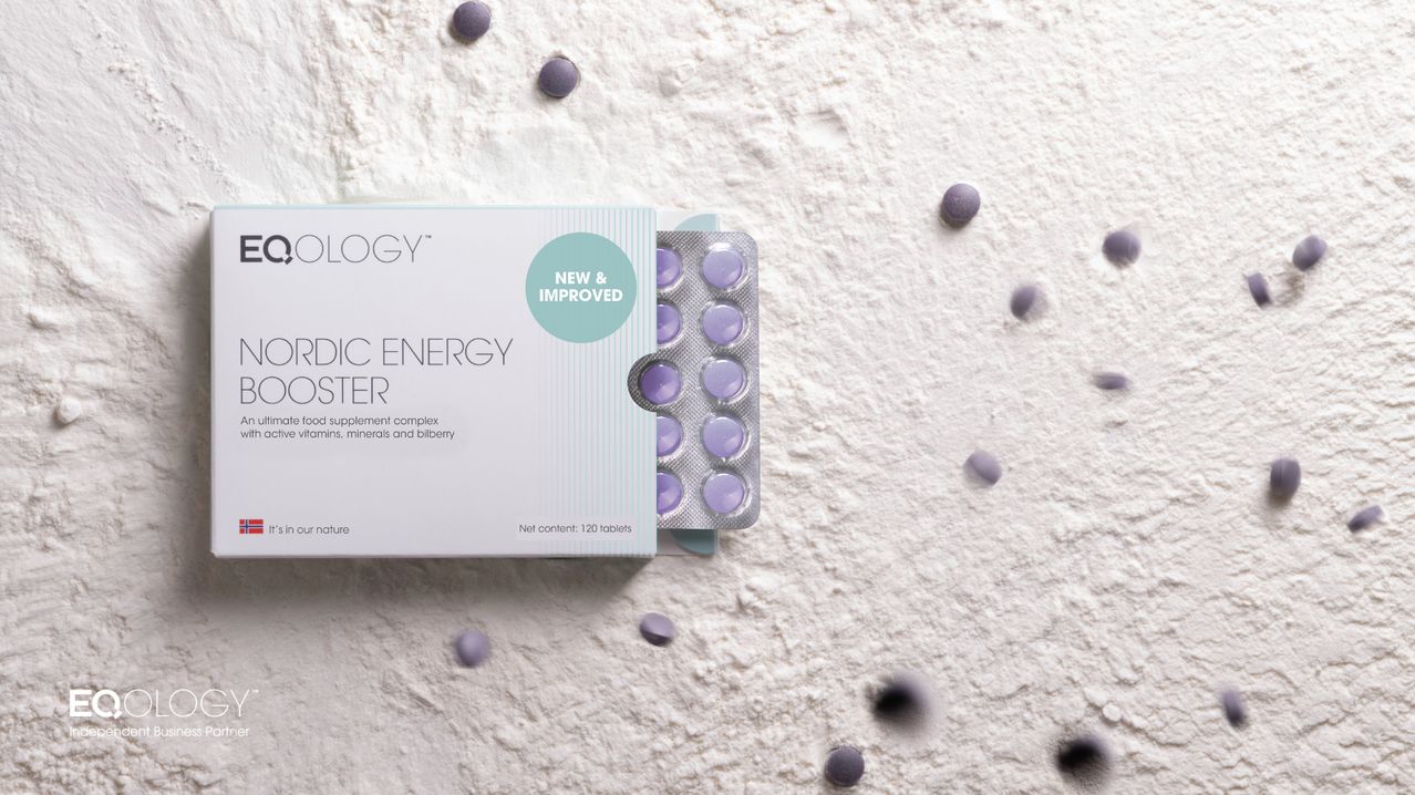 Packung Nordic Energy Booster Tabletten auf weißem Hintergrund. Enthält Vitamine, Mineralien und Sanddorn. Neue und verbesserte Formel.