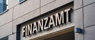 Bild enthält, City, Architecture, Building, Office Building, Shop, Urban, Sign, Symbol