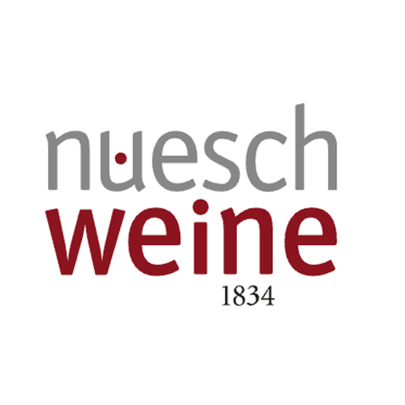 Das Logo für Nuesch Weine, gegründet 1834, zeigt den Markennamen in Rot mit dem Gründungsjahr darunter.