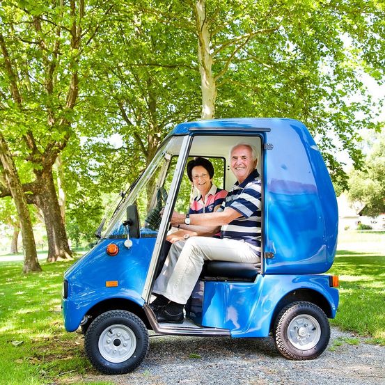 Bild enthält, Person, Photography, Portrait, Tree, Grass, Vegetation, Adult, Male, Man, Grove
