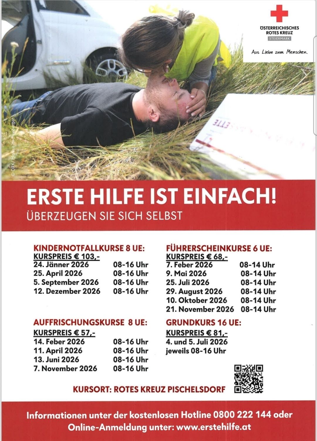 Plakat für Erste-Hilfe-Kurse. Es zeigt eine Person, die am Boden liegt und Herzdruckmassage erhält. Der Text enthält Kursdaten und -zeiten für verschiedene Kurse. Die Kurse umfassen Erste Hilfe für Kinder, Führerschein, erweiterte Erste Hilfe und Basis-Erste Hilfe.