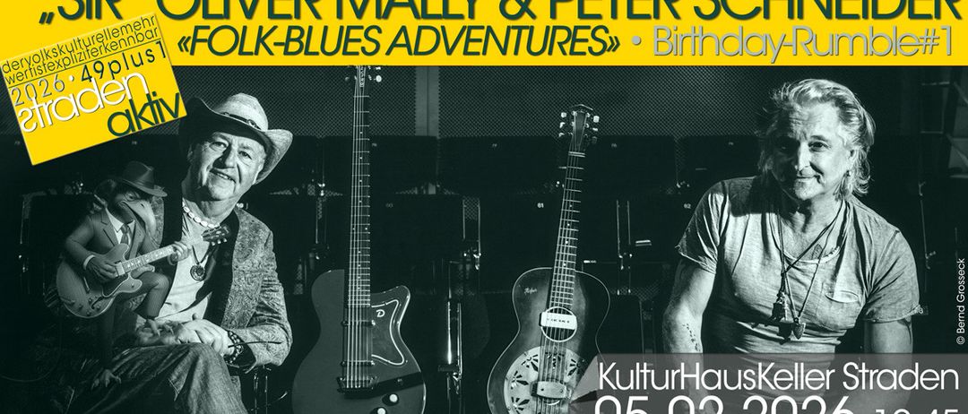 Ein Schwarz-Weiß-Foto von Oliver Mally und Peter Sch, beide halten Gitarren, mit einem gelben Banner, das 'Folk-Blues Adventures Birthday' steht. Das Datum 05.02.20 ist angezeigt.