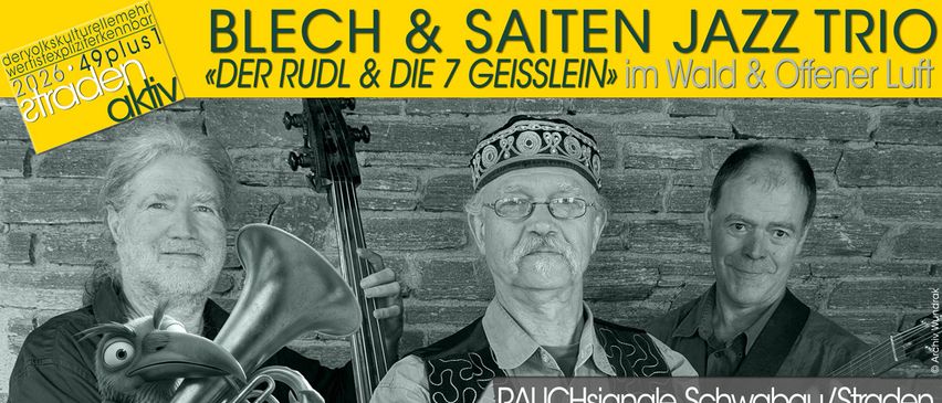 Drei Männer spielen Jazz mit Blech und Seiten. Der mittlere Mann trägt einen traditionellen Hut. Der linke Mann hält ein Tenorhorn. Der rechte Mann hält eine Geige. Datum: 23.07.20.
