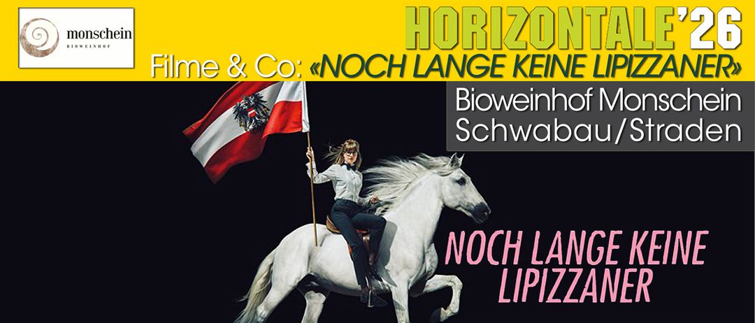 Eine Frau reitet auf einem weißen Pferd und hält eine Fahne mit einem Wappen, der Text lautet 'Horizont Filme & Co: NOCH LANGE KEINE LI' und 'Bioweinhof Schwabau'. Das Datum ist 05.10.20.