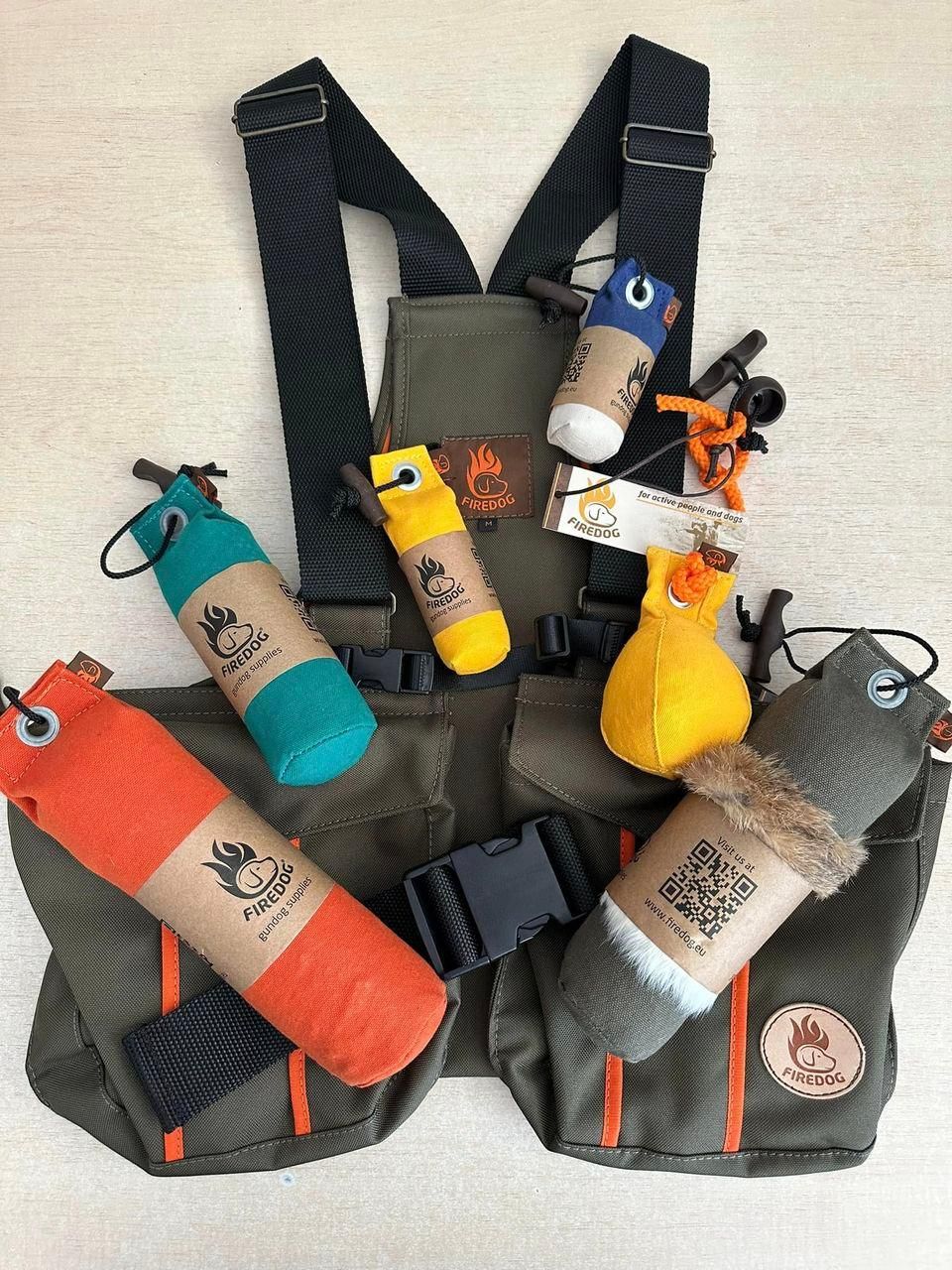 Bild enthält, Ammunition, Bomb, Weapon, Bottle, Shaker, Dynamite